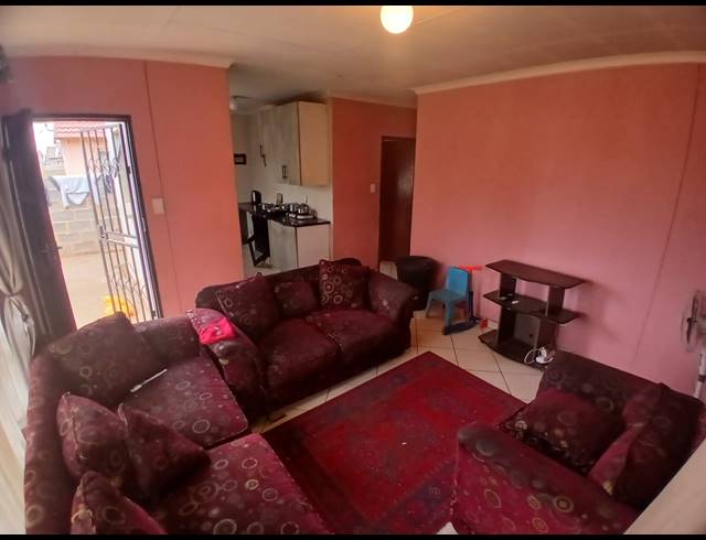 3 BEDROOM HOUSE FOR SALE IN EVATON WEST